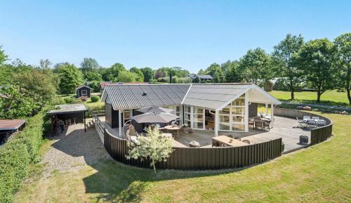 Three-Bedroom Holiday Home 