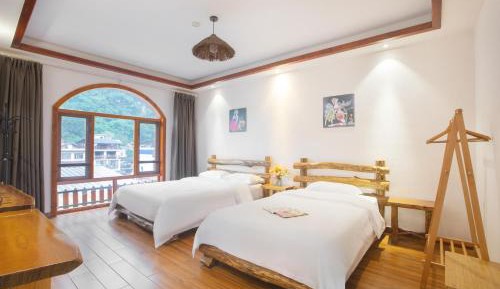 Twin Room with Mountain View