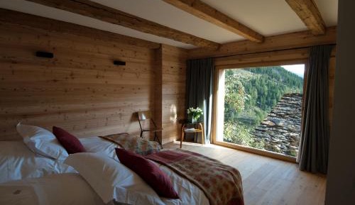 Chalet (8 Adults)
