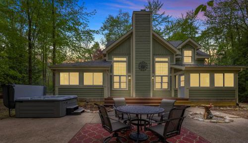 Three-Bedroom Vacation Home 