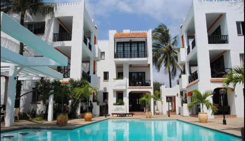 Apartment with Pool View 