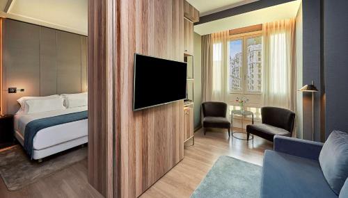 Junior Suite with Gran Via View