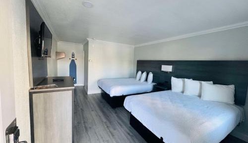 Queen Room with Two Queen Beds - Non-Smoking