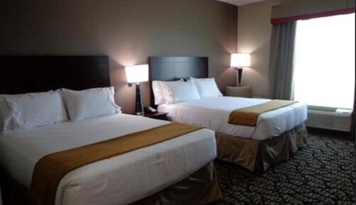 Standard Queen Room with Two Queen Beds