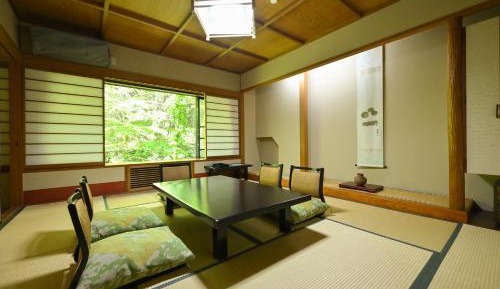 Deluxe Japanese-Style Room
