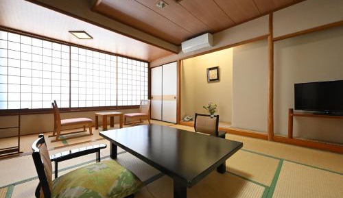 Superior Japanese-Style Room