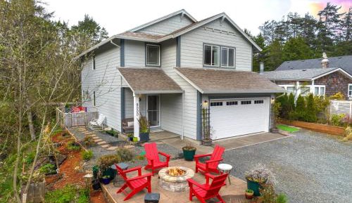 Three-Bedroom Holiday Home 