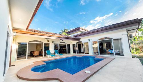 Deluxe Villa