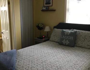 Standard Queen Room