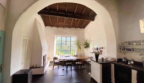 Apartment with Mountain View
