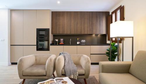 Two-Bedroom Deluxe Apartment