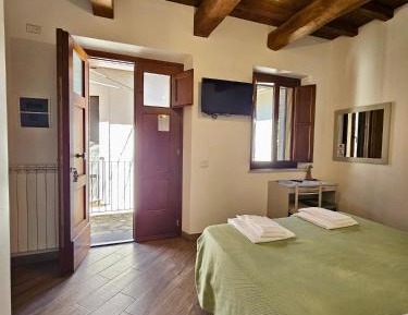 Double or Twin Room with Private Bathroom