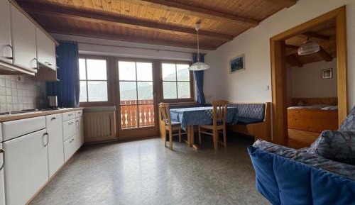 Apartment with Mountain View