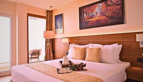 Deluxe Double Room with Balcony