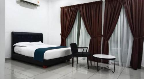 Deluxe Queen Room