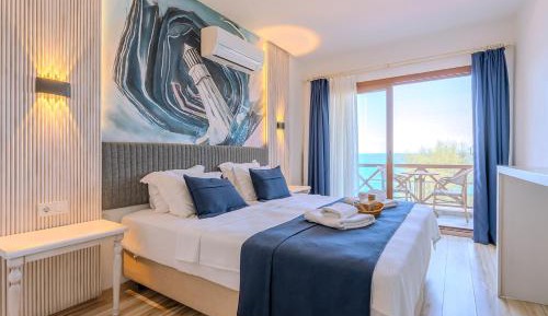 Double Room with Balcony and Sea View