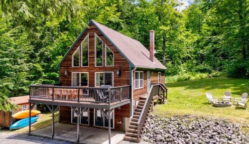 Four-Bedroom Holiday Home