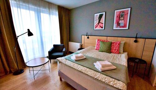 Deluxe One-Bedroom Apartment