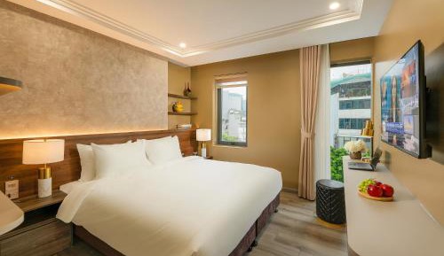 Deluxe Double or Twin Room with City View