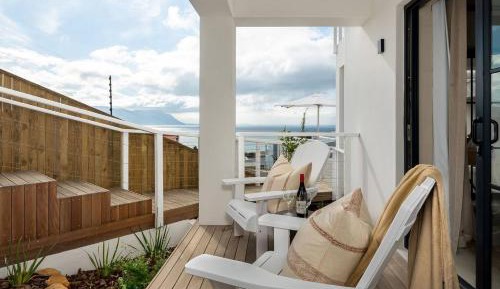Queen Suite with Sea View