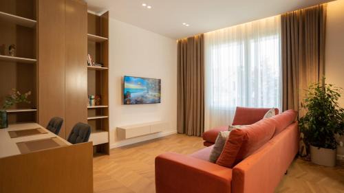Deluxe Queen Suite