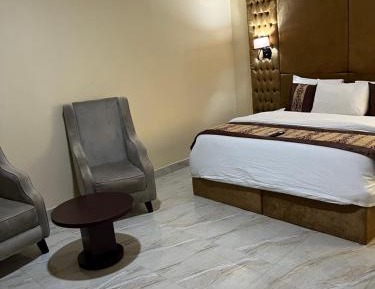 Large Double or Twin Room