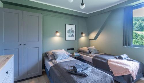 Twin Room with Private External Bathroom