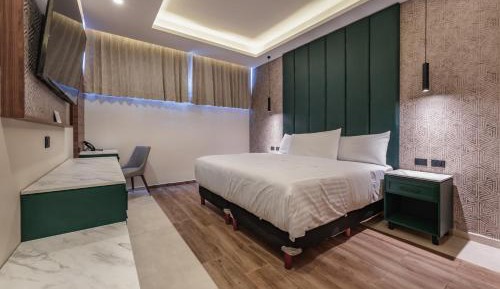 Deluxe King Room