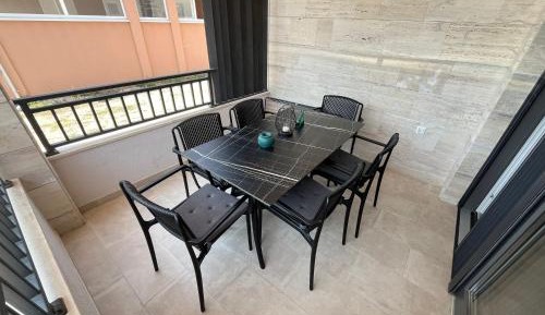Three-Bedroom Apartment with Balcony