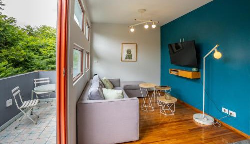 One-Bedroom Deluxe Apartment