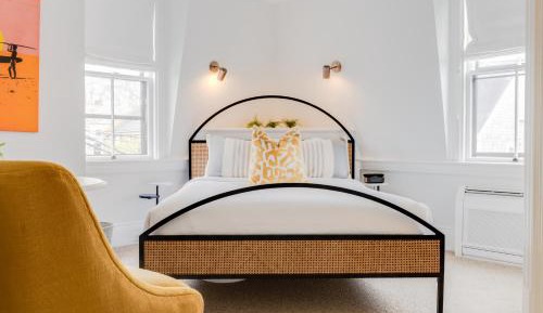 Standard Queen Room