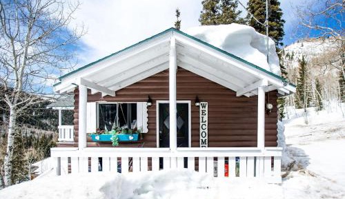 Three-Bedroom Holiday Home 