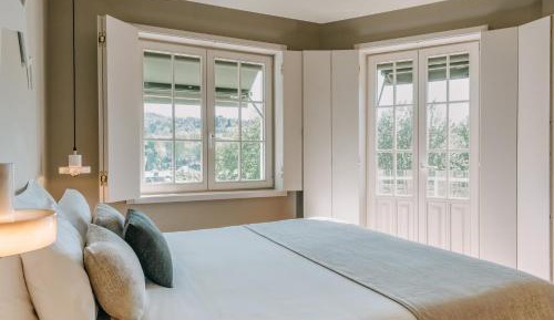 Sereno Double Room with River View