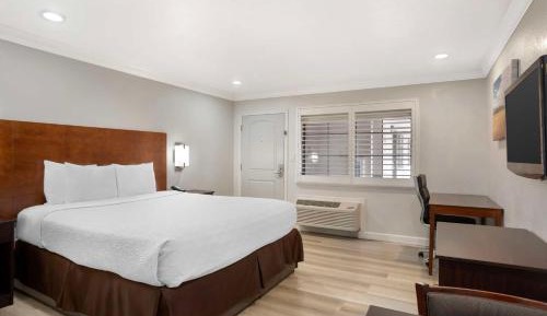 King Room - Non-Smoking
