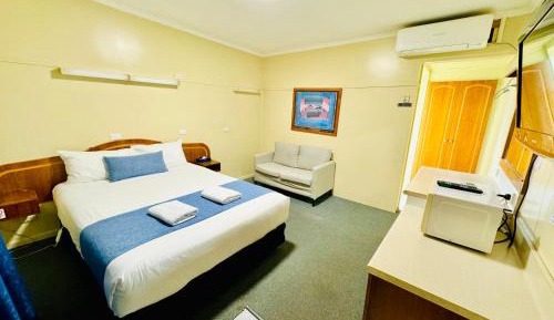 Deluxe Queen Room