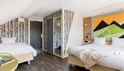 Standard Room with One Double Bed and One Single Bed