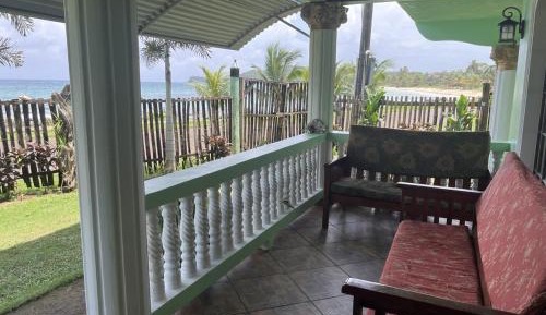 Deluxe One-Bedroom Apartment with Ocean View