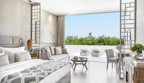 Deluxe Junior Suite with Private Garden and Sea View