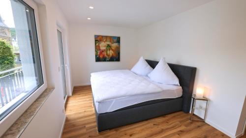 One-Bedroom Apartment with Balcony
