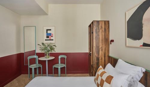 Medium Room