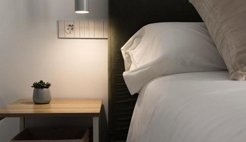 Deluxe One-Bedroom Apartment