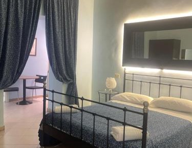 Queen Room with Garden View