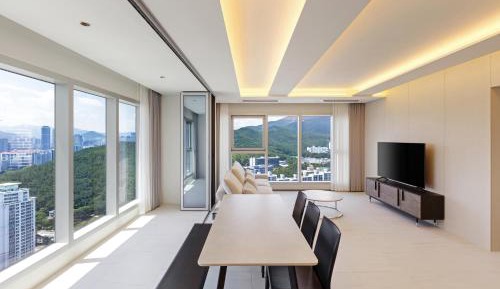 Panorama Suite Partial Ocean View
