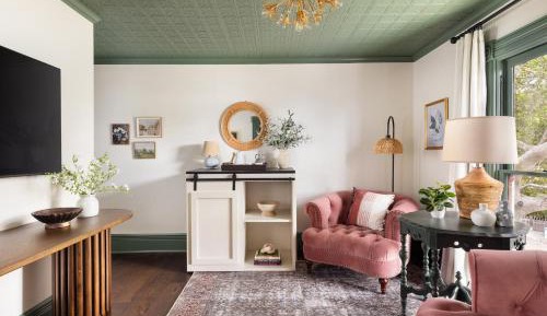 Deluxe Queen Suite