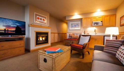 Queen Suite (Pet-Friendly)