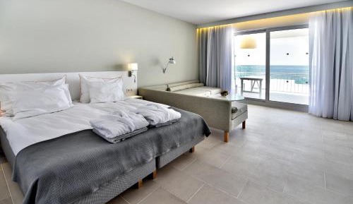Studio with Private Pool (2 Adults + 1 Child)