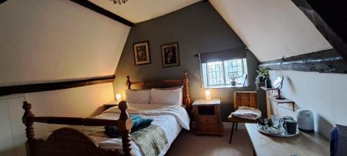 Deluxe Double Room with Shower