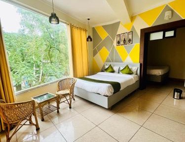 Family Room with Mountain View