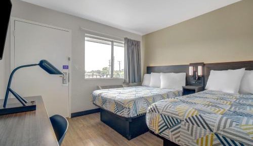Deluxe Quadruple Room - Non-Smoking