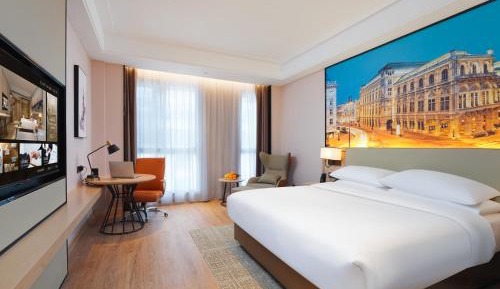 Deluxe Queen Room